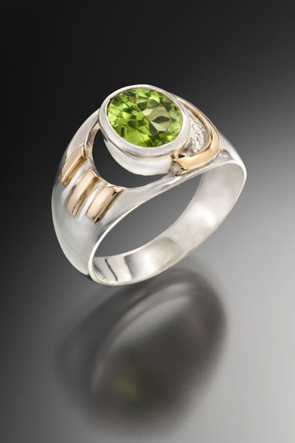 Crescent Ring - Peridot, silver and gold